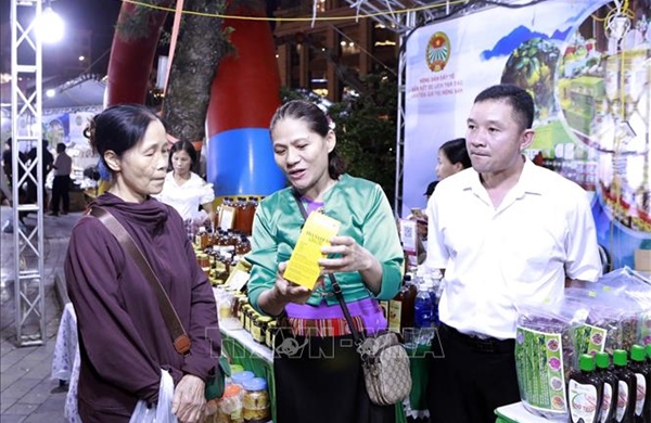 Kết nối tiêu thụ nông sản gắn với phát triển du lịch Phú Thọ