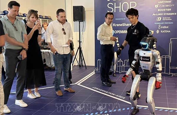 Trung Quốc phản đối việc Mỹ cấm nhập khẩu robot hình người