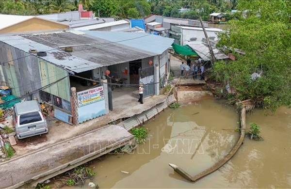 Cần Thơ triển khai đồng bộ giải pháp phòng, chống sụt lún, sạt lở và xâm nhập mặn