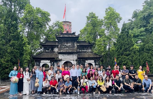 Phát triển sản phẩm du lịch gắn với bảo tồn di sản, phát huy bản sắc văn hóa xứ Đoài