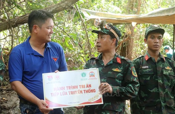 Theo bước chân những người đi tìm đồng đội