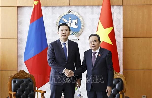 Chủ tịch Quốc hội Trần Thanh Mẫn hội kiến Thủ tướng Mông Cổ 
