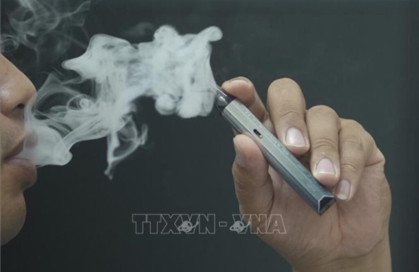 Hút thuốc lá điện tử có thể gây ung thư phổi và khoang miệng