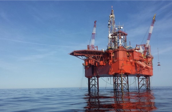 Vácsava cáo buộc máy bay Nga vi phạm vùng an toàn của giàn khoan Ba Lan trên biển Baltic