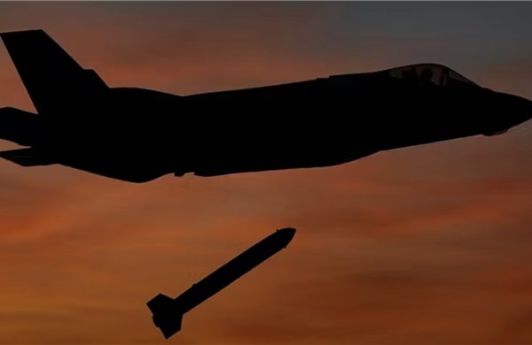 UK Defense Journal: Mỹ lần đầu tiên triển khai vũ khí hạt nhân tới Anh sau hơn một thập kỷ