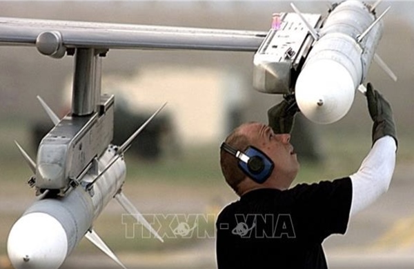 Đằng sau việc Lầu Năm Góc đặt mua lượng tên lửa AIM-120 lớn chưa từng có