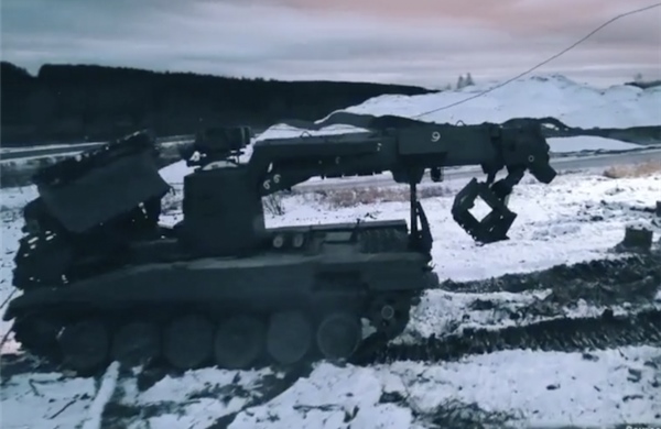 Video đầu tiên về ‘xe ủi chiến tranh hạt nhân’ của Lực lượng Vũ trang Liên bang Nga