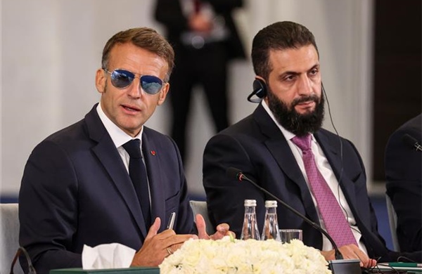 Khi Damascus rung chuyển bởi bom nổ trong chuyến thăm Syria của Tổng thống Macron