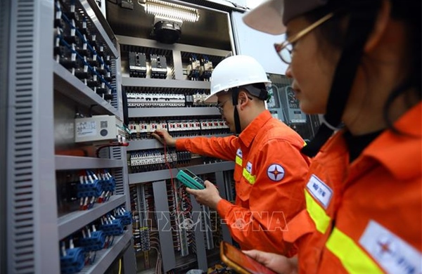 Nắng nóng đẩy phụ tải điện miền Bắc lên gần kỷ lục, hệ thống huy động tối đa nguồn phát