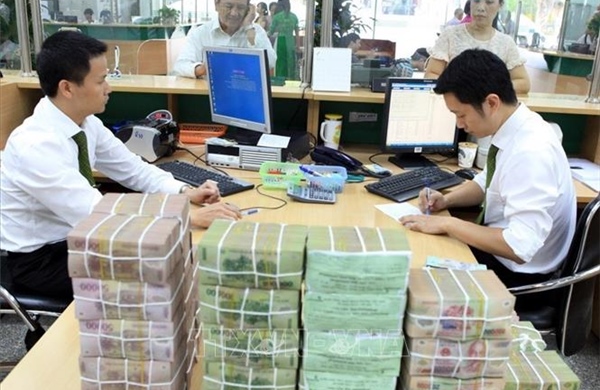 Áp lực lãi suất chưa hạ nhiệt, doanh nghiệp vẫn 'khát' vốn