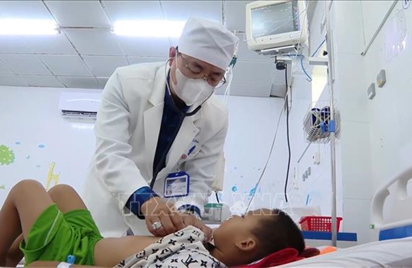 Kịp thời cứu sống 4 trẻ ngộ độc thuốc diệt chuột