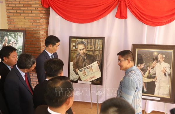 Vang mãi lời ca dâng Bác nơi địa danh lịch sử Nakhon Phanom