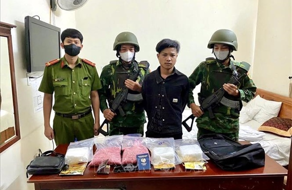 Khởi tố vụ án vận chuyển 3kg ma túy đá và 40.000 viên ma túy tổng hợp