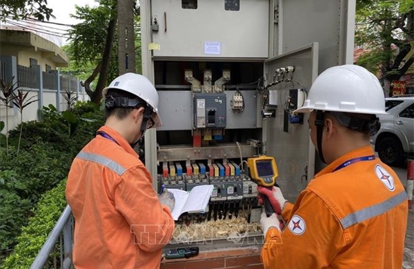 Phó Thủ tướng Bùi Thanh Sơn đề nghị EVN duy trì tăng trưởng điện năng trên 15%