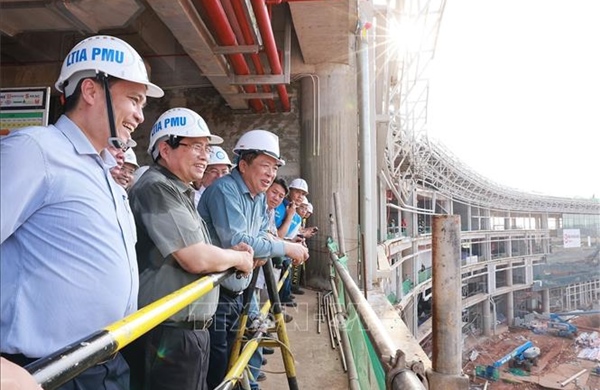 Thủ tướng Phạm Minh Chính kiểm tra tiến độ thi công sân bay Long Thành