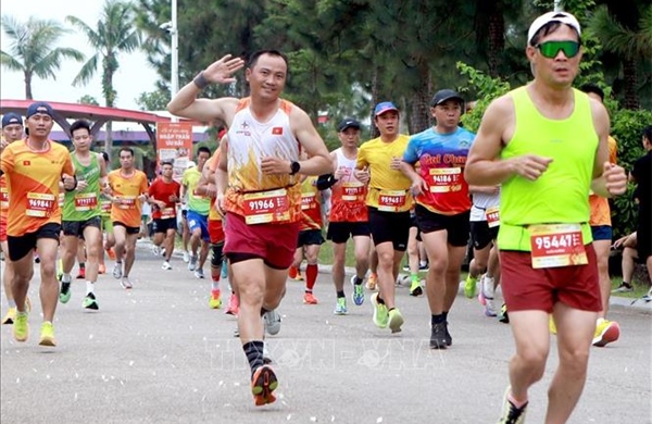 Trên 7.000 vận động viên tham gia Giải Marathon Quốc tế VTV LPBank 2025