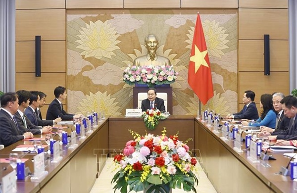 Chủ tịch Quốc hội Trần Thanh Mẫn tiếp Đoàn Ban Thanh niên Đảng Dân chủ Tự do Nhật Bản