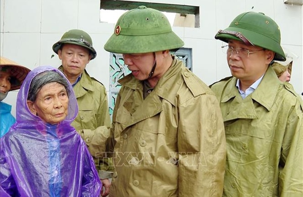 Phó Thủ tướng Trần Hồng Hà chia sẻ, động viên người dân Hà Tĩnh bị ảnh hưởng bão số 5