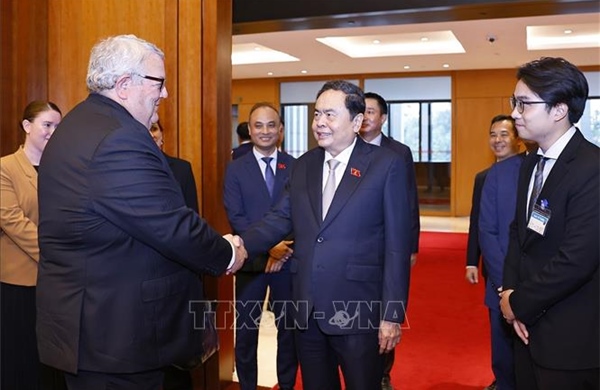 Chủ tịch Quốc hội New Zealand tham quan Nhà Quốc hội