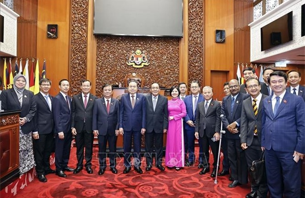 Chủ tịch Quốc hội Trần Thanh Mẫn thăm Trụ sở Thượng viện và Hạ viện Malaysia