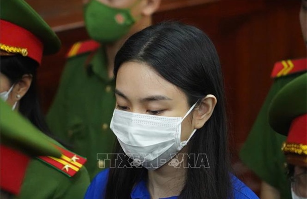 Xét xử Hoa hậu Thùy Tiên, Quang Linh Vlogs trong vụ án &#39;Lừa dối khách hàng&#39;