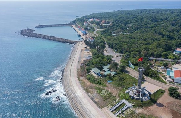 'Viên ngọc xanh' Cồn Cỏ phát triển du lịch bền vững