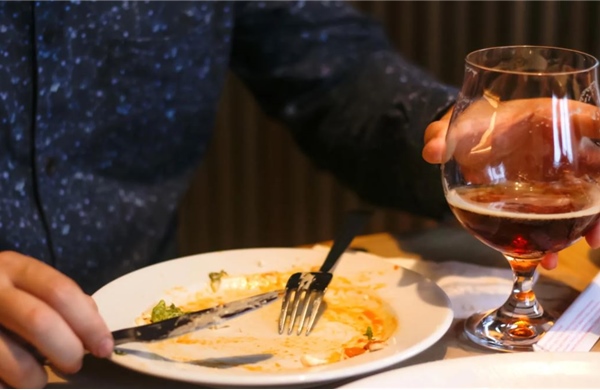 Đường huyết tăng đột biến sau bữa ăn đẩy mạnh nguy cơ mắc Alzheimer