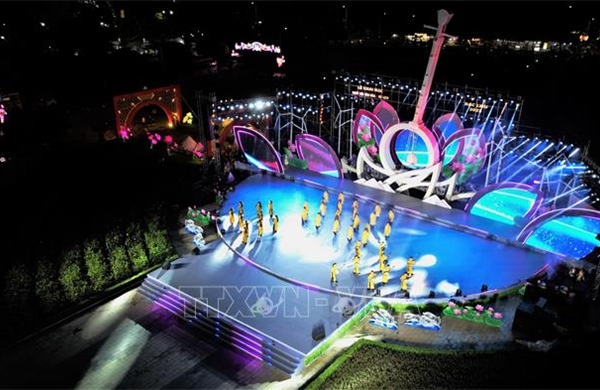 Giữ vững bản sắc văn hóa, vững bước tiến vào kỷ nguyên mới