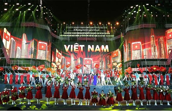 Hưng Yên tổ chức chương trình nghệ thuật chào mừng thành công Đại hội XIV của Đảng