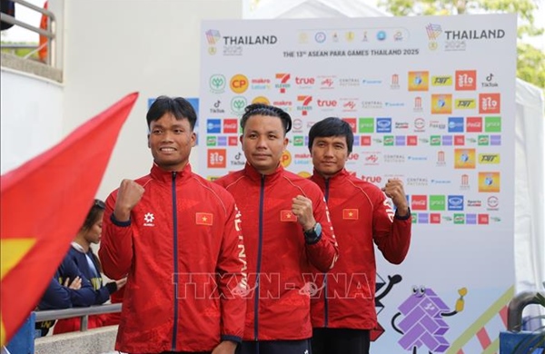 ASEAN Para Games 13: Võ Huỳnh Anh Khoa tiếp tục mang về HCV, phá kỷ lục 100m bơi ngửa