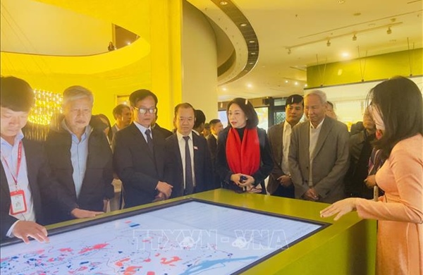 Khai mạc trưng bày 'Long Mã khai văn' chào xuân Bính Ngọ 2026