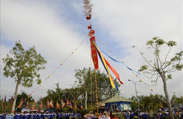 Lễ Thượng nêu, thả cá tại Di sản Thành nhà Hồ