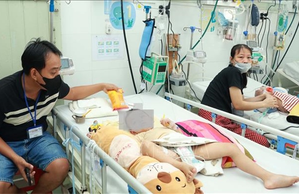 Tập huấn chẩn đoán và điều trị bệnh tay chân miệng, ứng phó với dịch gia tăng