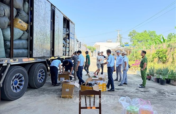 Phát hiện nhiều sản phẩm thời trang có dấu hiệu giả mạo nhãn hiệu nổi tiếng