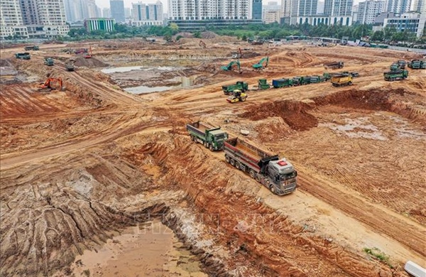 Hà Nội tăng tốc hạ tầng, công trường 'xuyên lễ' không ngừng nghỉ