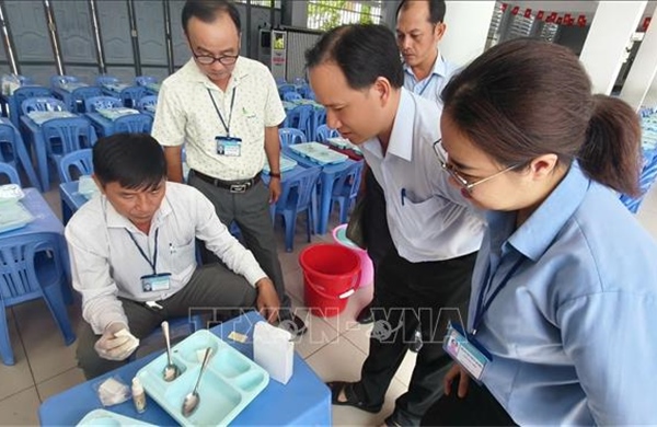 Đẩy lùi ngộ độc thực phẩm: Khi hành động không chỉ của riêng ngành Y tế
