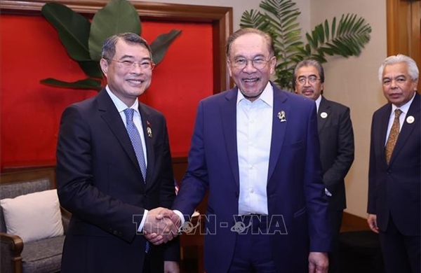 Thủ tướng Lê Minh Hưng tiếp các Thủ tướng Lào, Malaysia