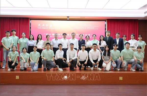 Kế thừa kiên định truyền thống cách mạng Việt Nam và Trung Quốc