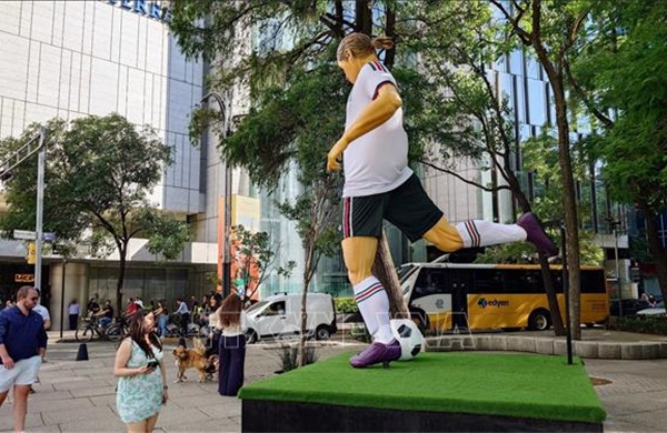 World Cup 2026: 'Quái vật nước' phủ tím Mexico City