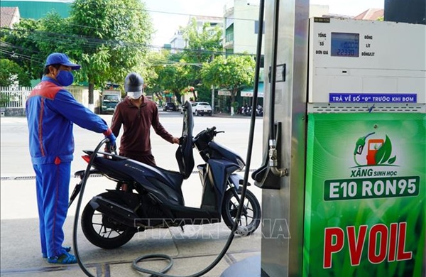 Sau 10 ngày triển khai trên toàn quốc: Người dân dần thích ứng với xăng sinh học
