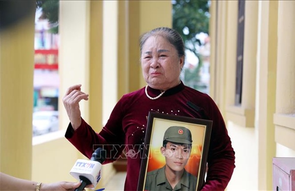 Phục dựng ảnh liệt sỹ - nối dài hành trình tri ân