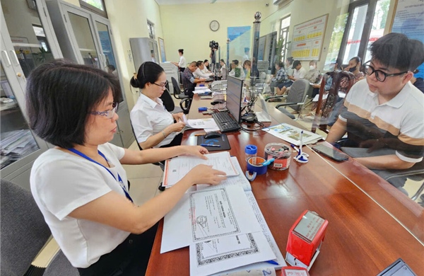 Chuyển đổi số - nền tảng cho tăng trưởng mới của Hà Nội
