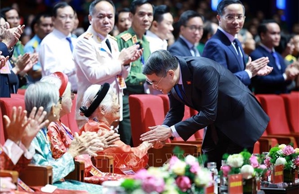 Thủ tướng dự Hội nghị Tri ân người có công với cách mạng toàn quốc năm 2026