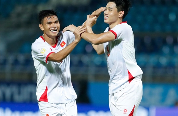 ASEAN Cup 2026: Đình Bắc gây sốt sau màn trình diễn bùng nổ