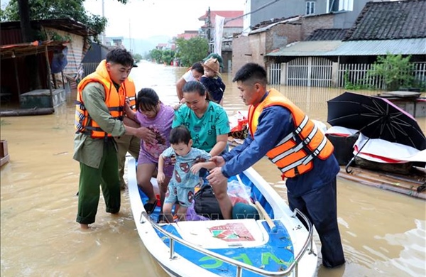 Đồng hành cùng người dân vùng lũ Lạng Sơn