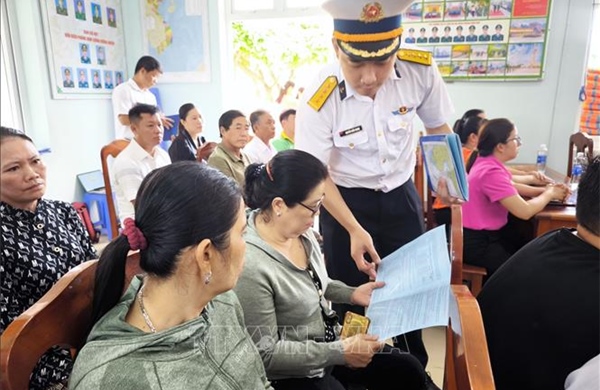 Tiếp sức ngư dân vươn khơi, góp phần giữ vững chủ quyền biển đảo