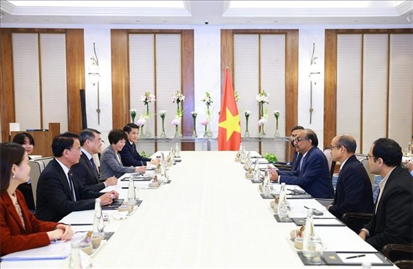 Thủ tướng Lê Minh Hưng tiếp Chủ tịch Tập đoàn GMR của Ấn Độ