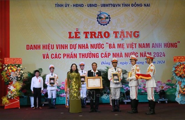 Phó Chủ tịch nước trao truy tặng danh hiệu Bà mẹ Việt Nam Anh hùng tại Đồng Nai