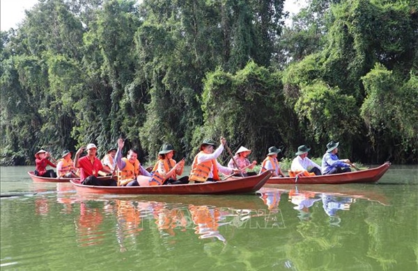 Đầu tư, khai thác tiềm năng du lịch sinh thái vùng Đồng Tháp Mười