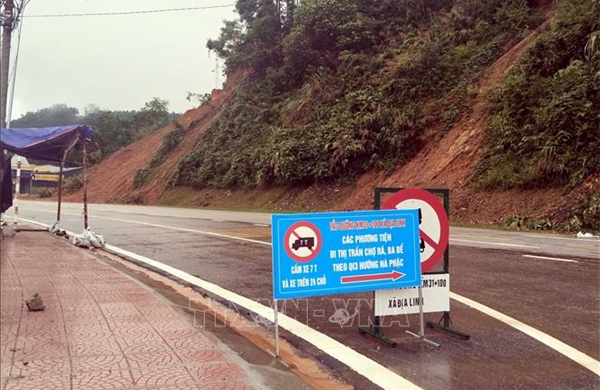 Lên phương án phân luồng giao thông từ xa ứng phó mưa lớn ở Bắc Bộ